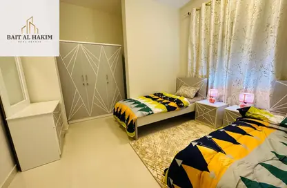شقة - 2 غرف نوم - 2 حمامات للايجار في مساكن كورنيش عجمان - طريق كورنيش عجمان - عجمان