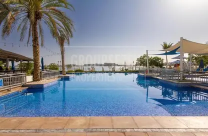Pool image for: Apartment - 2 Bedrooms - 2 Bathrooms for rent in Al Sarrood - Shoreline Apartments - Palm Jumeirah - Dubai, Image 1