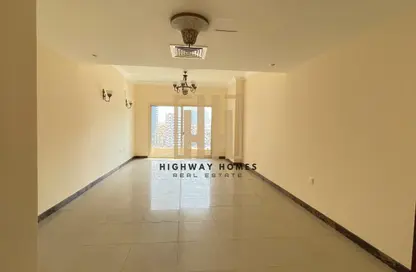 Apartment - 3 Bedrooms - 3 Bathrooms for rent in Al Taawun - Sharjah