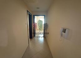 شقة - 2 غرف نوم - 2 حمامات للكراء في مبنى ماركس و سبنسر - شارع المطار - أبوظبي