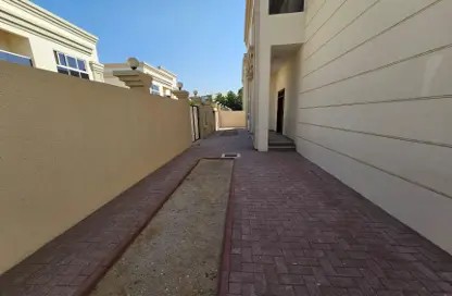 Villa - 5 Bedrooms - 7 Bathrooms for rent in Al Fayha - Al Sharq - Sharjah