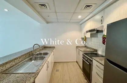 شقة - 2 غرف نوم - 2 حمامات للايجار في الغزلان  3 - الغزلان - جرينز - دبي