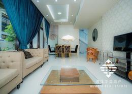 صورةغرفة المعيشة / غرفة الطعام لـ: فيلا - 3 غرف نوم - 5 حمامات للكراء في توبانجا - داماك هيلز - دبي, صورة 1
