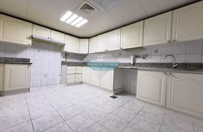 Apartment - 2 Bedrooms - 3 Bathrooms for rent in Al Khalidiya - Abu Dhabi