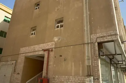 مجمع سكني - 8 غرف نوم - 8 حمامات للبيع في مويلح - الشارقة