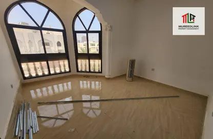 Apartment - 1 Bedroom - 1 Bathroom for rent in Madinat Zayed - Abu Dhabi