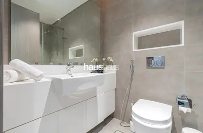 Apartment - 3 Bedrooms - 4 Bathrooms for sale in Residences 6 - District One - Mohammed Bin Rashid City - Dubai