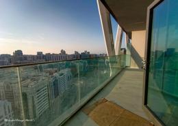 صورةشرفة لـ: شقة - 2 غرف نوم - 4 حمامات للكراء في جزيرة المارية - أبوظبي, صورة 1