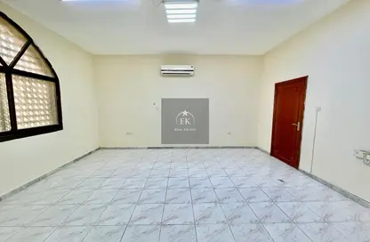 شقة - 3 غرف نوم - 3 حمامات للايجار في العامريه - الجيمي - العين