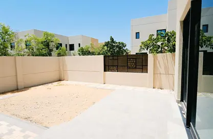 فيلا - 3 غرف نوم - 5 حمامات للبيع في مدينة الشارقة المستدامة - الشارقة