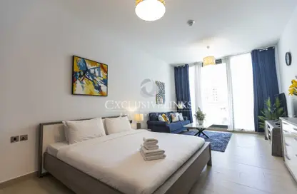 Room / Bedroom image for: Apartment - 1 Bathroom for rent in LIV Residence - Dubai Marina - Dubai, Image 1