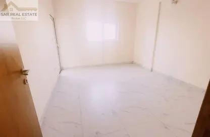 شقة - غرفة نوم - 1 حمام للايجار في النباعة - الشارقة شقة - غرفة نوم - 1 حمام للايجار في النباعة - الشارقة