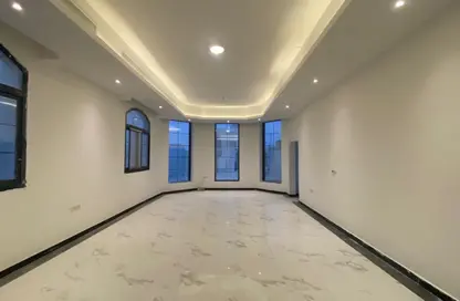 فيلا - 5 غرف نوم - 8 حمامات للايجار في مدينة الرياض - أبوظبي