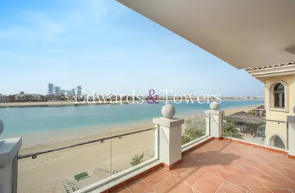 Villa - 4 Bedrooms - 5 Bathrooms for rent in Garden Homes Frond C - Garden Homes - Palm Jumeirah - Dubai