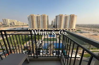 شقة - غرفة نوم - 1 حمام للايجار في شقق يونا - تاون سكوير - دبي