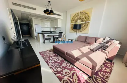 صورة لـ غرفة المعيشة / غرفة الطعام شقة - غرفة نوم - 2 حمامات للايجار في غالية - منطقة 18 - قرية الجميرا سركل - دبي ، صورة رقم 1