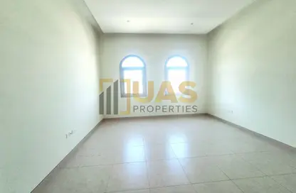 Villa - 4 Bedrooms - 6 Bathrooms for rent in Al Garhoud - Dubai