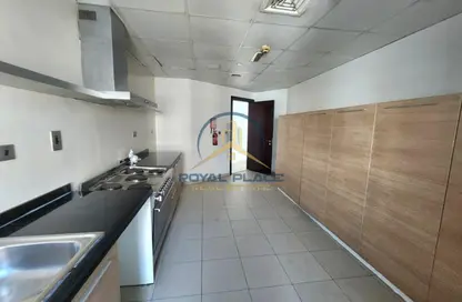 Apartment - 2 Bedrooms - 2 Bathrooms for rent in Al Reffa - Al Raffa - Bur Dubai - Dubai