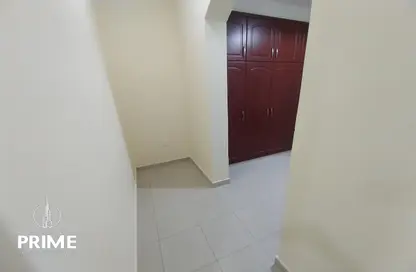 Empty Room image for: Apartment - 1 Bedroom - 1 Bathroom for rent in Al Khalidiya - Abu Dhabi, Image 1