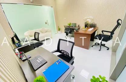 Office Space - Studio - 1 Bathroom for rent in Red Avenue - Al Garhoud - Dubai