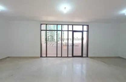 Empty Room image for: Apartment - 3 Bedrooms - 5 Bathrooms for rent in Al Khalidiya - Abu Dhabi, Image 1