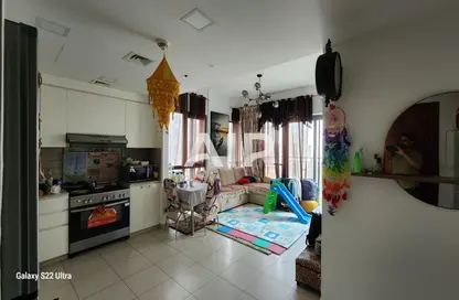 Apartment - 2 Bedrooms - 2 Bathrooms for rent in Zahra Apartments 2A - Zahra Apartments - Town Square - Dubai