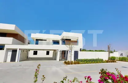 Villa - 5 Bedrooms - 6 Bathrooms for sale in West Yas - Yas Island - Abu Dhabi