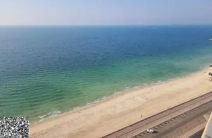 شقة - 3 غرف نوم - 4 حمامات للبيع في مساكن كورنيش عجمان - طريق كورنيش عجمان - عجمان