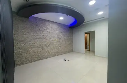 Office Space - Studio - 2 Bathrooms for rent in Capital Golden Tower - Business Bay - Dubai