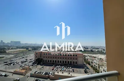 شقة - 3 غرف نوم - 4 حمامات للايجار في يونايتد سكوير - الخالدية - أبوظبي