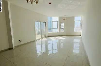 شقة - 2 غرف نوم - 3 حمامات للايجار في مساكن كورنيش عجمان - طريق كورنيش عجمان - عجمان
