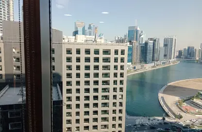 مركز أعمال - استوديو - 2 حمامات للايجار في برج بايناري - الخليج التجاري - دبي