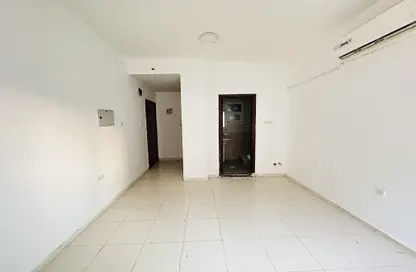 Apartment - Studio - 1 Bathroom for rent in Fire Station Road - Muwaileh - Sharjah