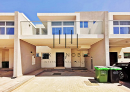 Single Row|Vacant|Keys in hand|ultra-modern