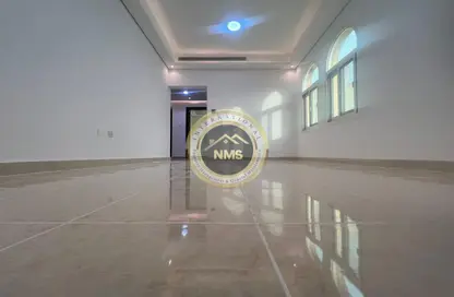 شقة - غرفة نوم - 1 حمام للايجار في شارع المطار - أبوظبي