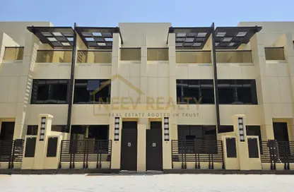 Townhouse - 3 Bedrooms - 4 Bathrooms for rent in District 14 - Jumeirah Village Circle - Dubai