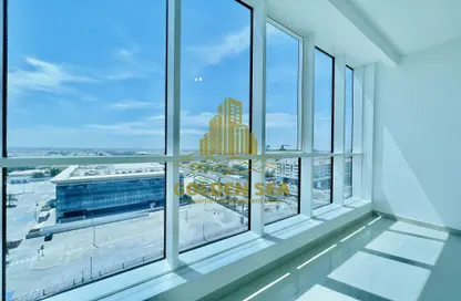 Balcony image for: Apartment - 2 Bedrooms - 3 Bathrooms for rent in Sheleila Tower - Al Khalidiya - Abu Dhabi, Image 1