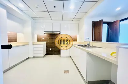 Apartment - 2 Bedrooms - 3 Bathrooms for rent in Corniche Deira - Deira - Dubai