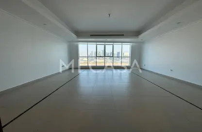 Apartment - 3 Bedrooms - 4 Bathrooms for rent in Al Mina - Abu Dhabi