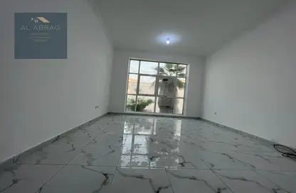 شقة - 1 حمام للايجار في شارع هزاع بن زايد الأول - معسكر آل نهيان - أبوظبي