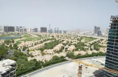 شقة - 2 غرف نوم - 3 حمامات للايجار في غلوبال غولف ريزيدنس 2 - مدينة دبي الرياضية - دبي