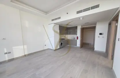 Empty Room image for: Apartment - 1 Bedroom - 2 Bathrooms for rent in AZIZI Riviera 16 - Meydan One - Meydan - Dubai, Image 1