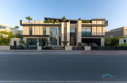 Villa - 6 Bedrooms - 7 Bathrooms for sale in Signature Villas Frond J - Signature Villas - Palm Jumeirah - Dubai
