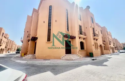 Villa - 4 Bedrooms - 6 Bathrooms for rent in Khalifa Park - Eastern Road - Abu Dhabi