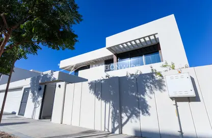 Villa - 4 Bedrooms - 5 Bathrooms for rent in West Yas - Yas Island - Abu Dhabi