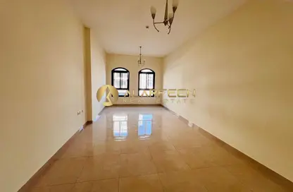 شقة - 2 غرف نوم - 3 حمامات للايجار في مسكن الزبيدي - منطقة 14 - قرية الجميرا سركل - دبي
