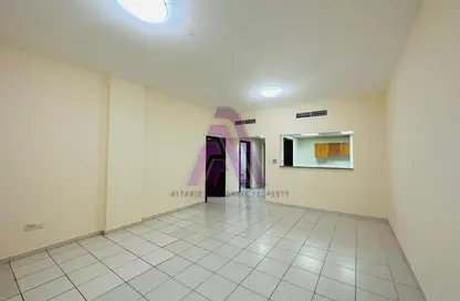 صورة لـ غرفة فارغة شقة - غرفة نوم - 2 حمامات للايجار في طراز روسي - المدينة الدولية - دبي ، صورة رقم 1