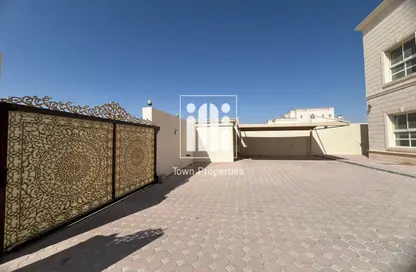 فيلا - 5 غرف نوم - 7 حمامات للايجار في مدينة الرياض - أبوظبي