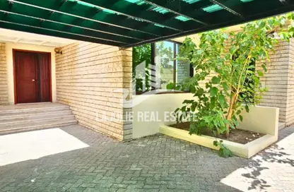 Villa - 4 Bedrooms - 5 Bathrooms for rent in Al Khalidiya - Abu Dhabi