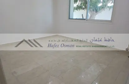 Apartment - 2 Bedrooms - 1 Bathroom for rent in Between Two Bridges - Abu Dhabi